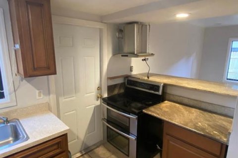 Townhouse in Tampa, Florida 2 bedrooms, 94.02 sq.m. № 2375513 - photo 3