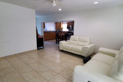 Casa en venta en Miami, Florida, 3 dormitorios, 132.85 m2 № 1485303 - foto 18