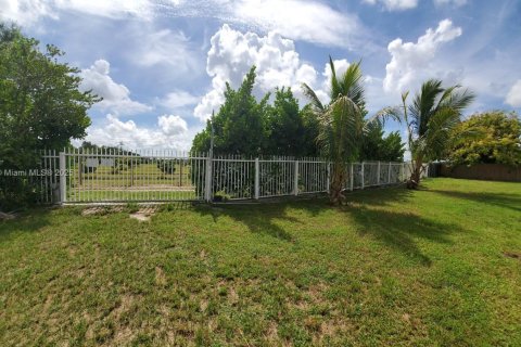 Casa en venta en Miami, Florida, 3 dormitorios, 132.85 m2 № 1485303 - foto 17
