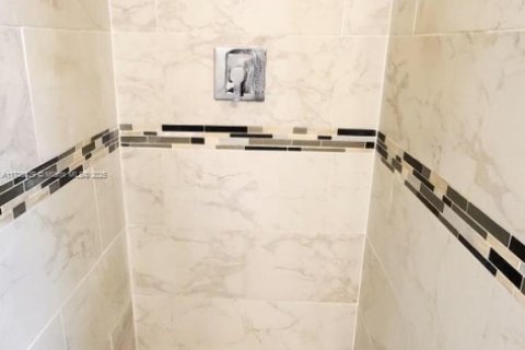 Casa en venta en Miami, Florida, 3 dormitorios, 132.85 m2 № 1485303 - foto 27