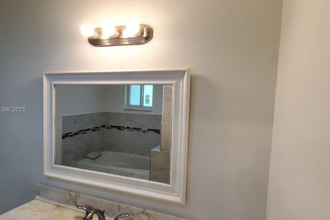 Casa en venta en Miami, Florida, 3 dormitorios, 132.85 m2 № 1485303 - foto 26