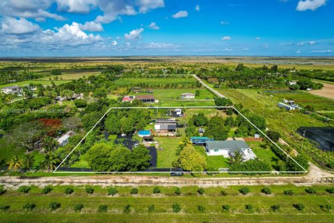 Casa en venta en Miami, Florida, 3 dormitorios, 132.85 m2 № 1485303 - foto 1