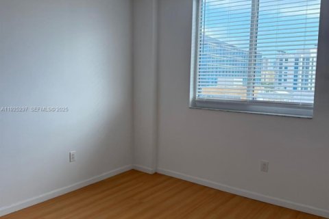 Condo in Aventura, Florida, 2 bedrooms  № 1983874 - photo 11