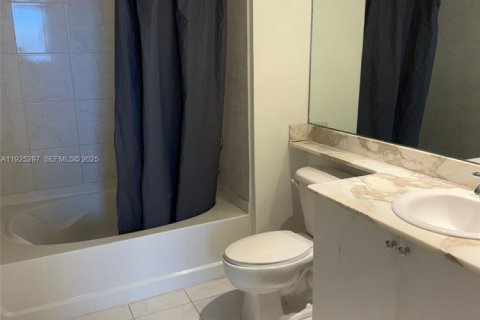 Condo in Aventura, Florida, 2 bedrooms  № 1983874 - photo 12