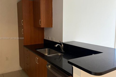 Condo in Aventura, Florida, 2 bedrooms  № 1983874 - photo 13