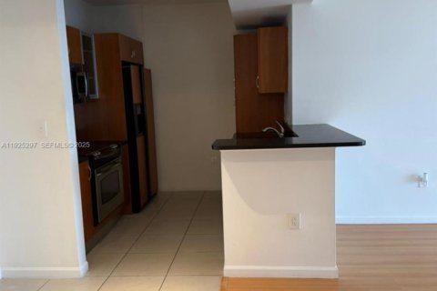 Condo in Aventura, Florida, 2 bedrooms  № 1983874 - photo 7