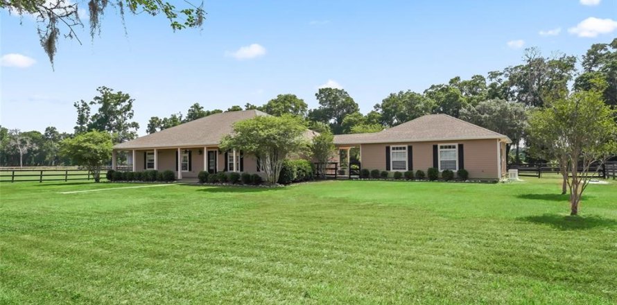 House in Anthony, Florida 3 bedrooms, 196.21 sq.m. № 1680224