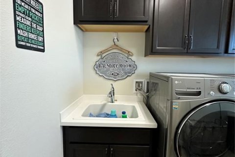 Casa en venta en Orlando, Florida, 7 dormitorios, 422.15 m2 № 1553566 - foto 25