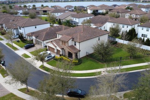 Casa en venta en Orlando, Florida, 7 dormitorios, 422.15 m2 № 1553566 - foto 3