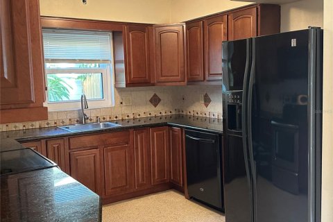 Villa ou maison à louer à Saint Petersburg, Floride: 2 chambres, 89.28 m2 № 1841647 - photo 6