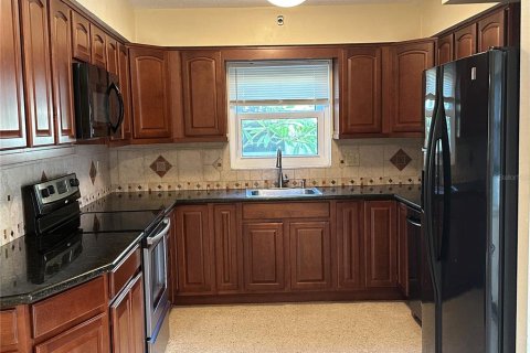 Villa ou maison à louer à Saint Petersburg, Floride: 2 chambres, 89.28 m2 № 1841647 - photo 5