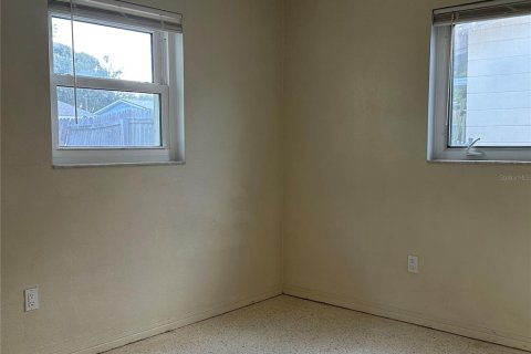 Villa ou maison à louer à Saint Petersburg, Floride: 2 chambres, 89.28 m2 № 1841647 - photo 12