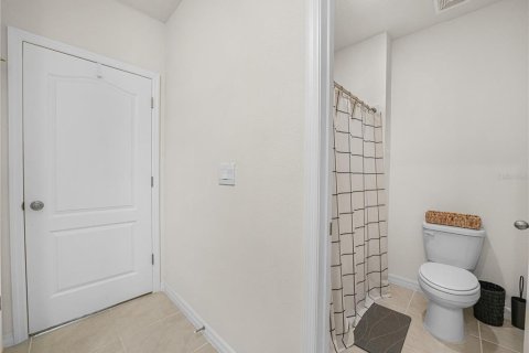 House in Winter Haven, Florida 5 bedrooms, 243.03 sq.m. № 2413795 - photo 21