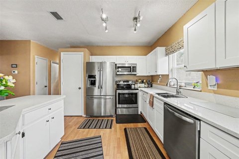 Touwnhouse à vendre à Tampa, Floride: 3 chambres, 155.7 m2 № 2321047 - photo 11