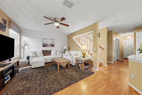 Touwnhouse à vendre à Tampa, Floride: 3 chambres, 155.7 m2 № 2321047 - photo 6