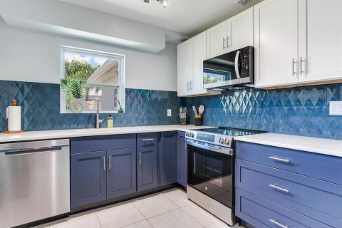 Villa ou maison à louer à Madeira Beach, Floride: 3 chambres, 95.88 m2 № 2235318 - photo 13