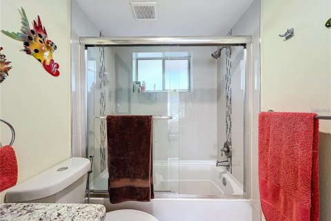 Снять в аренду кондоминиум в Лонгбоут-Ки, Флорида 3 комнаты, 64.85м2, № 1724304 - фото 11
