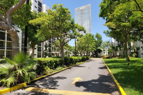 Condominio en venta en Sunny Isles Beach, Florida, 2 dormitorios, 95.78 m2 № 1692240 - foto 28