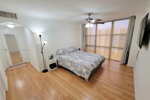 Condominio en venta en Sunny Isles Beach, Florida, 2 dormitorios, 95.78 m2 № 1692240 - foto 12