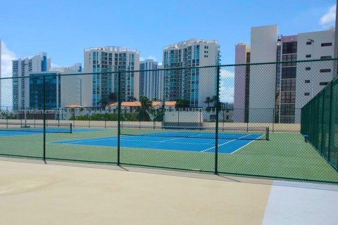 Condominio en venta en Sunny Isles Beach, Florida, 2 dormitorios, 95.78 m2 № 1692240 - foto 22
