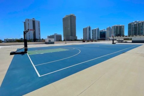 Condominio en venta en Sunny Isles Beach, Florida, 2 dormitorios, 95.78 m2 № 1692240 - foto 21
