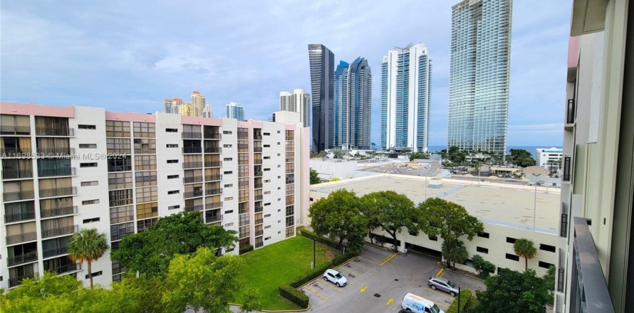 Condominio en Sunny Isles Beach, Florida, 2 dormitorios  № 1692240