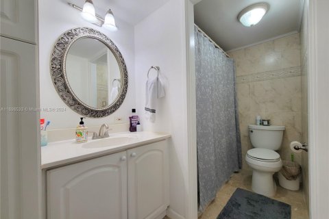 Condominio en venta en Sunny Isles Beach, Florida, 2 dormitorios, 95.78 m2 № 1692240 - foto 11