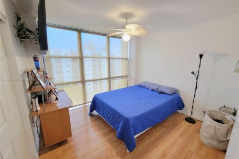 Condominio en venta en Sunny Isles Beach, Florida, 2 dormitorios, 95.78 m2 № 1692240 - foto 10
