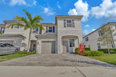 Adosado en venta en Coral Springs, Florida, 4 dormitorios, 172.15 m2 № 1992203 - foto 1