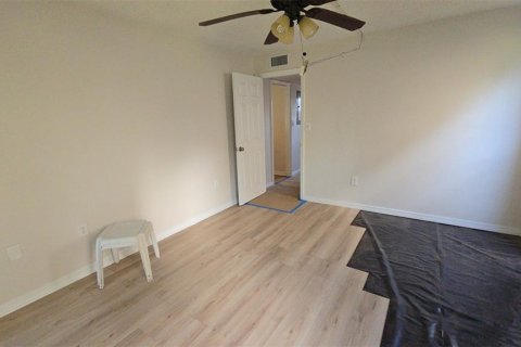 Copropriété à vendre à New Port Richey, Floride: 2 chambres, 82.78 m2 № 2156184 - photo 9