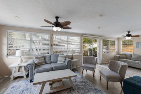 House in Bradenton, Florida 3 bedrooms, 142.33 sq.m. № 1798076 - photo 15