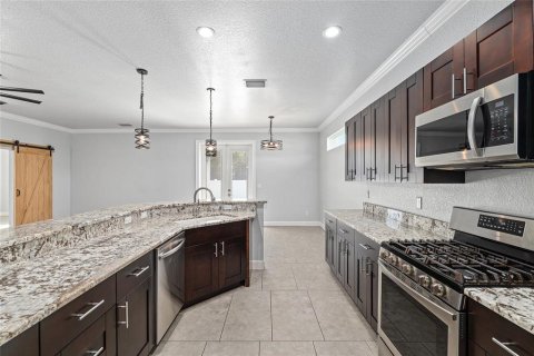 House in Ocala, Florida 3 bedrooms, 167.13 sq.m. № 2110016 - photo 24