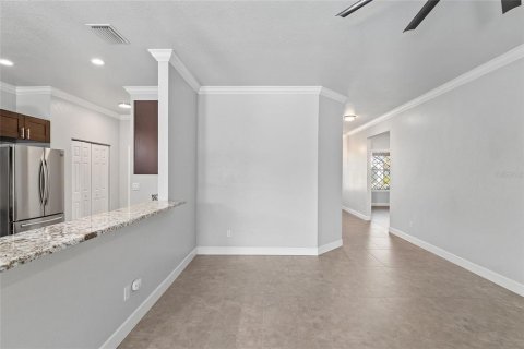House in Ocala, Florida 3 bedrooms, 167.13 sq.m. № 2110016 - photo 17