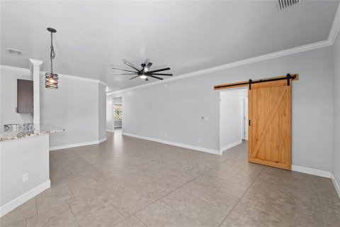 House in Ocala, Florida 3 bedrooms, 167.13 sq.m. № 2110016 - photo 4