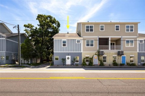 Townhouse in Tampa, Florida 2 bedrooms, 132.85 sq.m. № 1827368 - photo 1