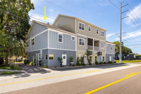 Townhouse in Tampa, Florida 2 bedrooms, 132.85 sq.m. № 1827368 - photo 5
