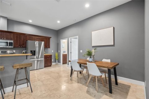 Townhouse in Tampa, Florida 2 bedrooms, 132.85 sq.m. № 1827368 - photo 9