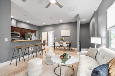 Townhouse in Tampa, Florida 2 bedrooms, 132.85 sq.m. № 1827368 - photo 15