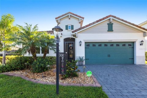 House in Lakewood Ranch, Florida 4 bedrooms, 203.64 sq.m. № 1885150 - photo 1