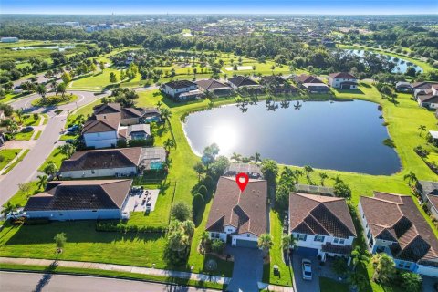 House in Lakewood Ranch, Florida 4 bedrooms, 203.64 sq.m. № 1885150 - photo 4
