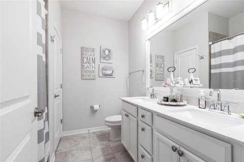 House in Lakewood Ranch, Florida 4 bedrooms, 203.64 sq.m. № 1885150 - photo 30