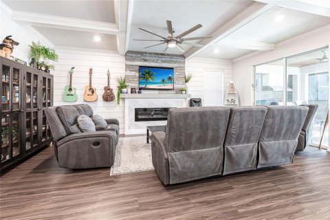 House in Lakewood Ranch, Florida 4 bedrooms, 203.64 sq.m. № 1885150 - photo 8