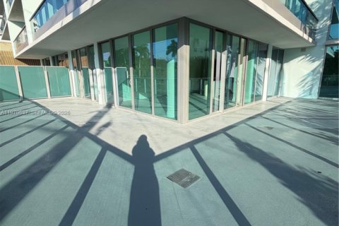 Condominio en venta en Bay Harbor Islands, Florida, 2 dormitorios, 131.92 m2 № 2031334 - foto 2