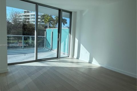 Condominio en venta en Bay Harbor Islands, Florida, 2 dormitorios, 131.92 m2 № 2031334 - foto 13