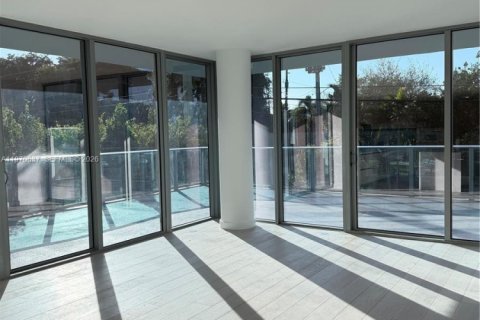 Condominio en venta en Bay Harbor Islands, Florida, 2 dormitorios, 131.92 m2 № 2031334 - foto 4