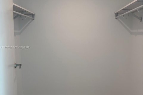 Condominio en venta en Bay Harbor Islands, Florida, 2 dormitorios, 131.92 m2 № 2031334 - foto 11