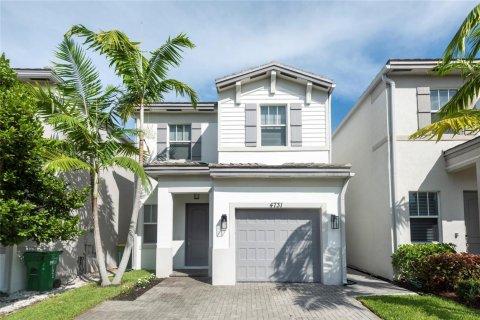 Casa en venta en Tamarac, Florida, 3 dormitorios, 152.55 m2 № 2274373 - foto 13