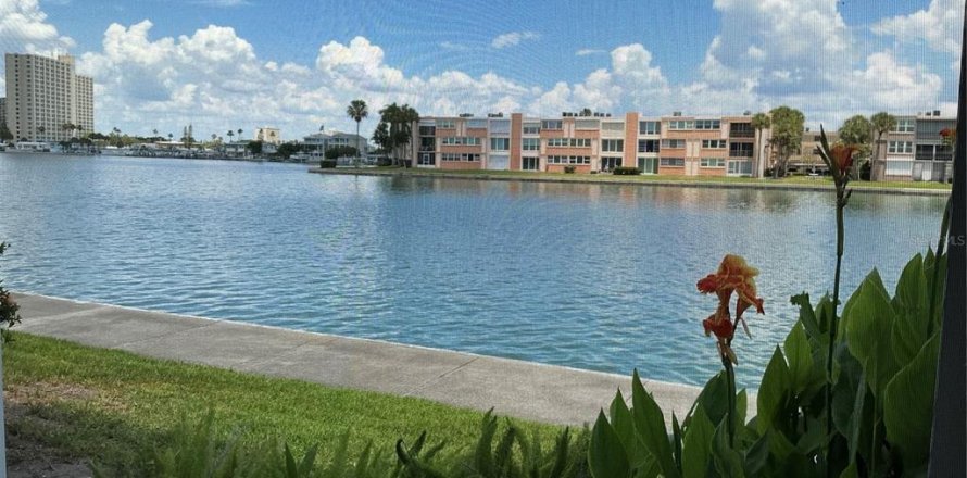 Condominio en South Pasadena, Florida, 2 dormitorios  № 2097813