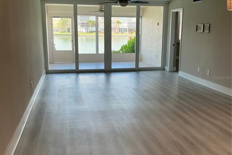 Condominio en alquiler en South Pasadena, Florida, 2 dormitorios, 128.67 m2 № 2097813 - foto 5