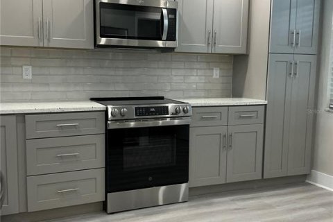 Condominio en alquiler en South Pasadena, Florida, 2 dormitorios, 128.67 m2 № 2097813 - foto 14